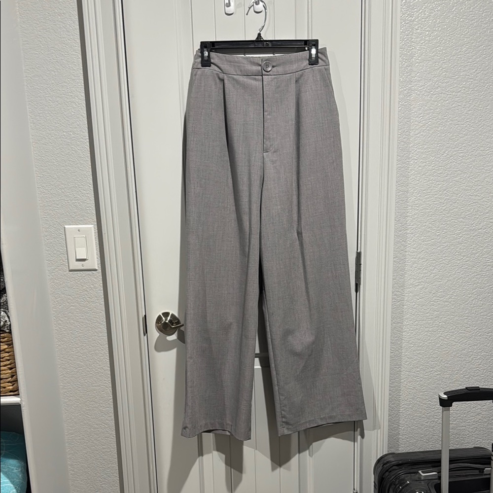 Elegant Women's Gray Trousers